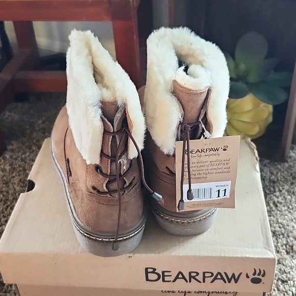 BearPaw Leticia Boots - Picture 3 of 7